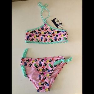 NWT Vigoss Perfect & polished multi color nail graphic 2pc set. Unique & sassy!